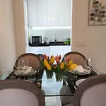 Alfonso Xiii Parking Apartman *