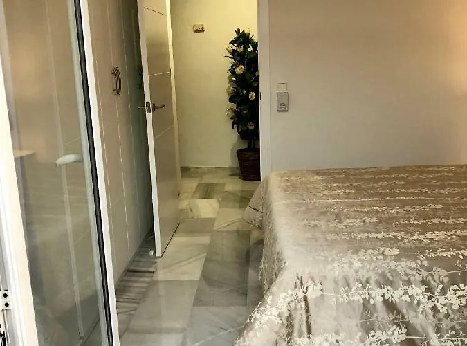 Alfonso Xiii Parking Apartment Córdoba